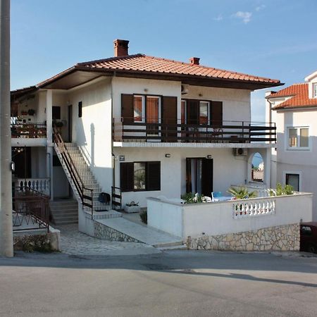 Apartments And Rooms With Parking Space Vrbnik, Krk - 5301 Экстерьер фото
