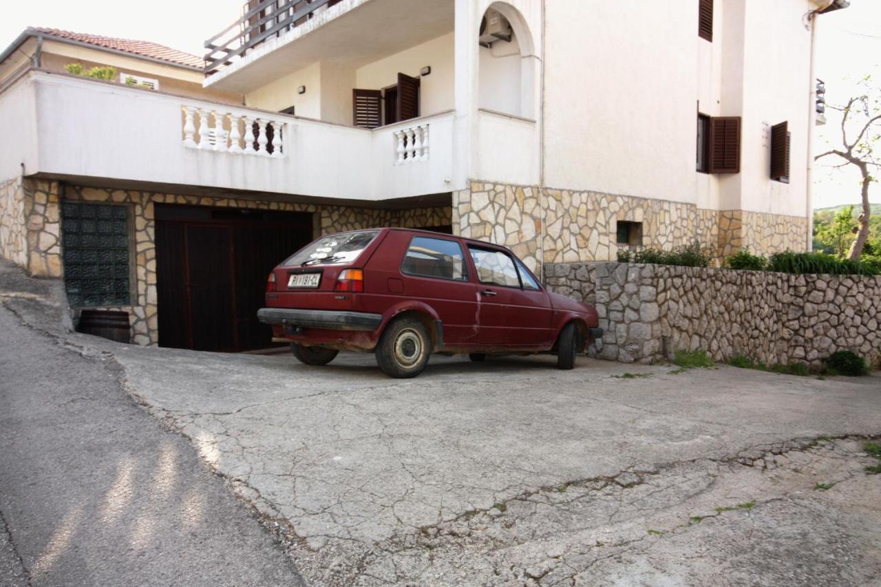 Apartments And Rooms With Parking Space Vrbnik, Krk - 5301 Экстерьер фото